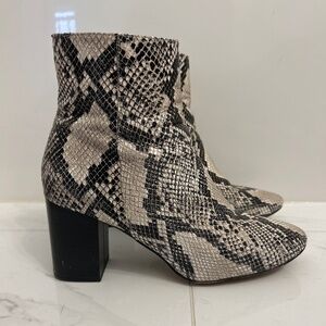 Halogen Alexa Boot